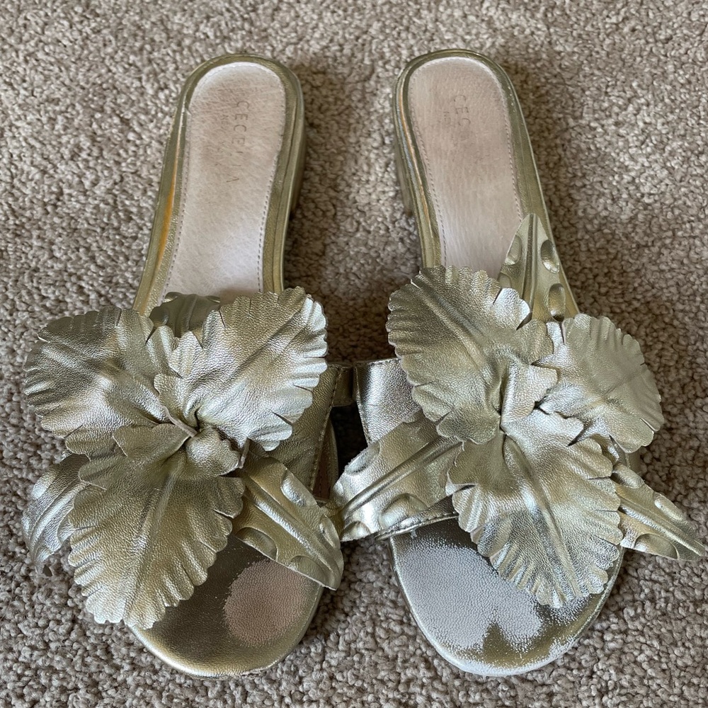 Cecelia New York Lila Hibiscus Slide Sandals